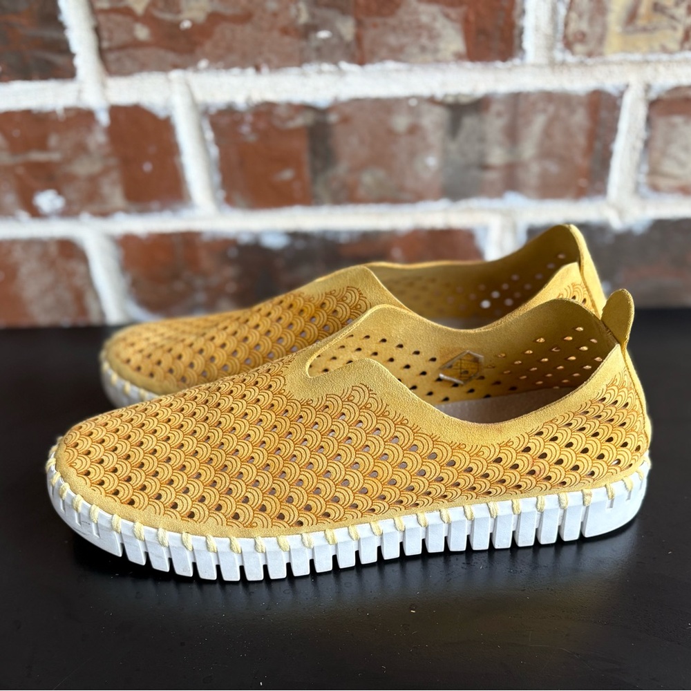 Ilse Jacobsen Hornbaek Tulip Gold Suede Perforated Slip-On Sneakers Size EU 39 - Picture 4 of 15